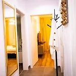 Dream Place Coresi Μπρασόβ